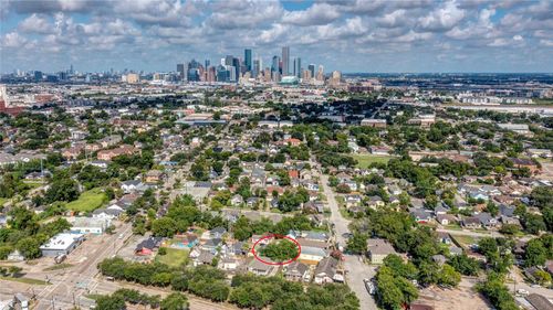4 Canal Ct, Houston, TX, 77011-2012 | Card Image