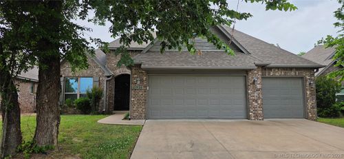 1520 Pasadena St, Broken Arrow, OK, 74011-5107 | Card Image