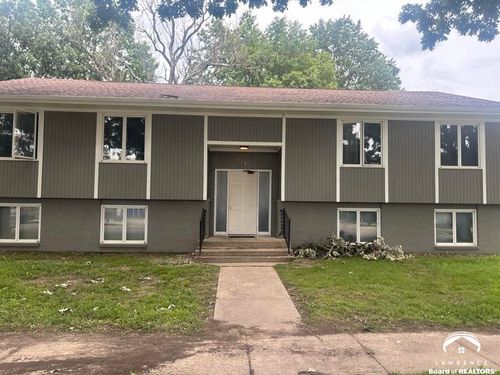 112 N 2nd St, Osage City, KS, 66523-1080 | Card Image