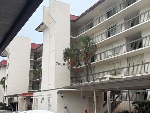 121-7030 Half Moon Cir, Hypoluxo, FL, 33462-5400 | Card Image