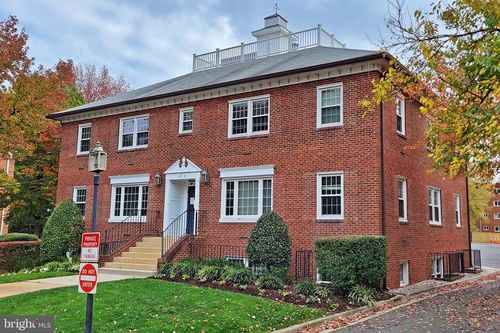210 Little Falls St, FALLS CHURCH, VA, 22046-3394 | Card Image