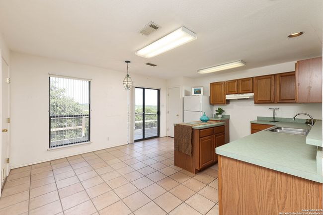 540 Soft Wind, House other with 3 bedrooms, 22 bathrooms and null parking in Canyon Lake TX | Image 4