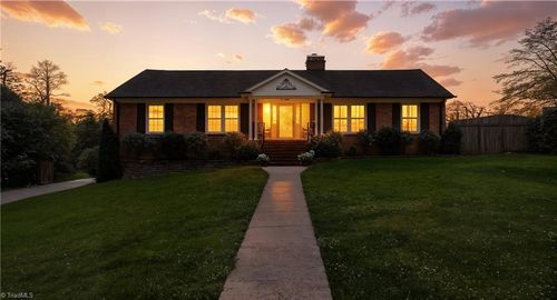 2008 Downing St, Greensboro, NC, 27410-2414 | Card Image