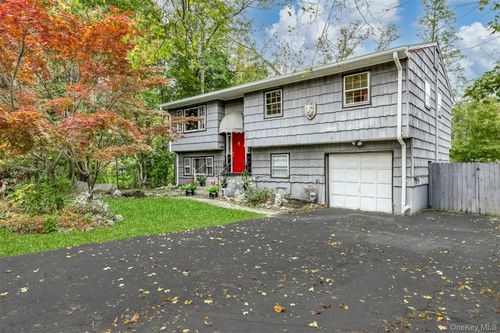 33 Dwight Ave, Spring Valley, NY, 10977-3104 | Card Image