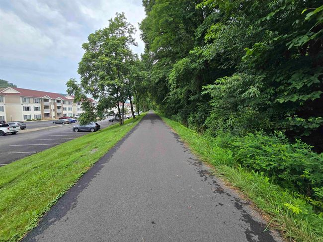 1205 University Commons Dr, Condo with 4 bedrooms, 4 bathrooms and 3 parking in Star City WV | Image 32
