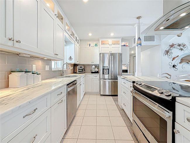 2593 W Vina Del Mar Blvd, House other with 3 bedrooms, 2 bathrooms and null parking in ST PETE BEACH FL | Image 11