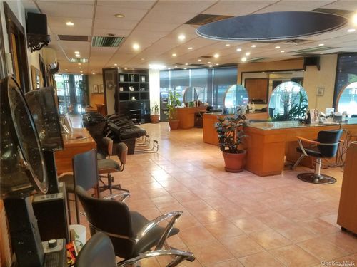 cu15-92 Queens Blvd Ave, Rego Park, NY, 11374 | Card Image