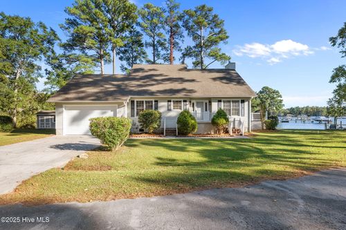 9339 Doris Dr, Oriental, NC, 28571-9357 | Card Image