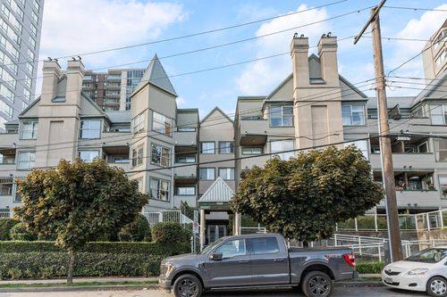 {{alt}} | Card Image