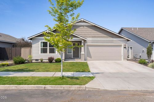 2477 Sw Newberry Loop, Redmond, OR, 97756-2668 | Card Image