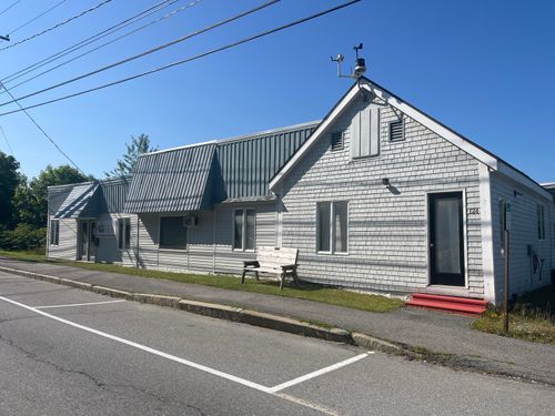 124 Main St, Bucksport, ME, 04416-4072 | Card Image