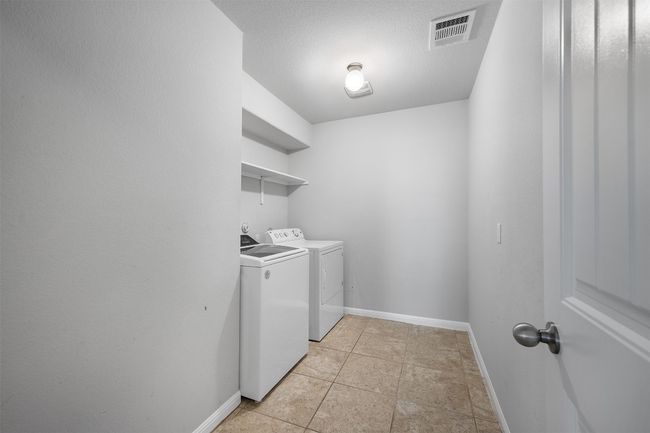 131 Kingfisher Ln, House other with 4 bedrooms, 3 bathrooms and null parking in Kyle TX | Image 9