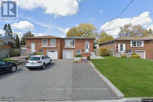 660A Chipmunk Street, Pickering (West Shore), ON, L1W2W1 | Card Image