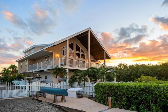 Dusk views to the west | Image 79