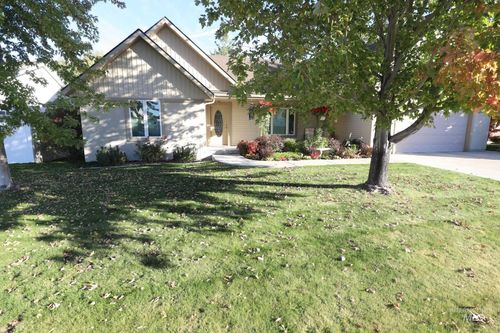 810 Pine St, Filer, ID, 83328-5429 | Card Image
