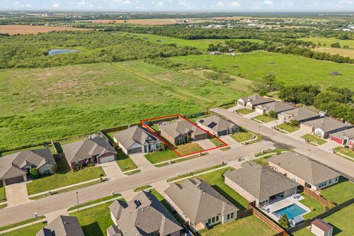 402 Stoneridge Dr, Hillsboro, TX, 76645-3092 | Card Image