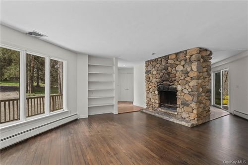 165 Old Post Rd, Mount Kisco, NY, 10549-4828 | Card Image
