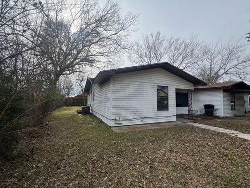 1805 Vermont St, Baytown, TX, 77520-6337 | Card Image