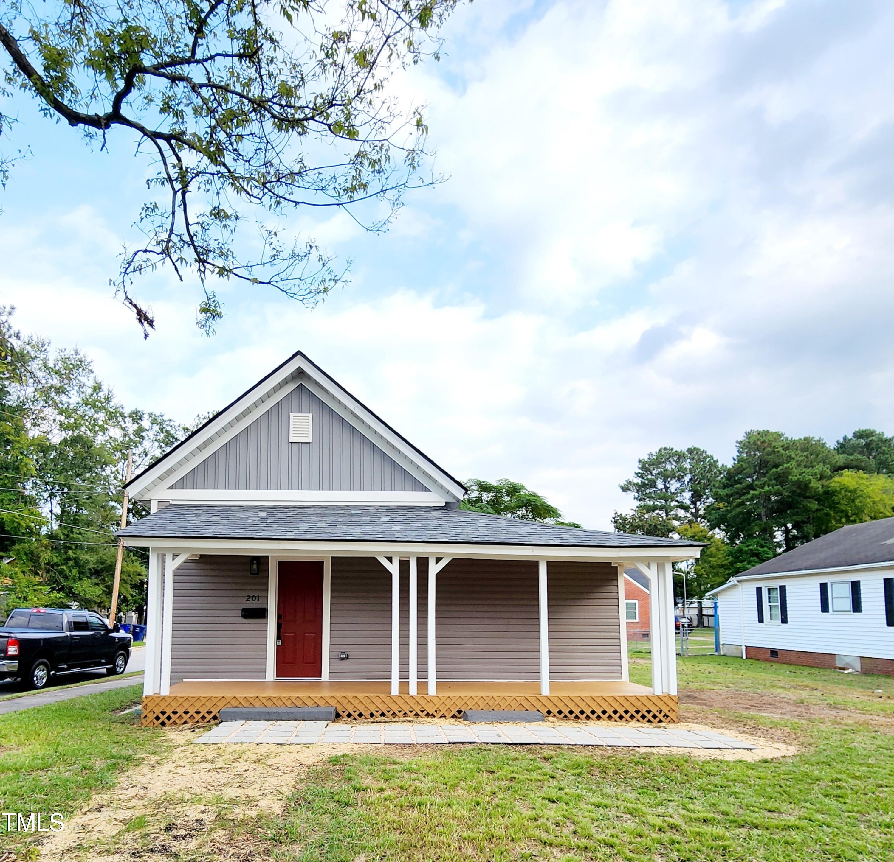 5th St, Smithfield, NC 27577
