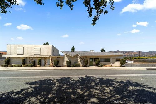 1749 E Route 66, Glendora, CA, 91740-3813 | Card Image