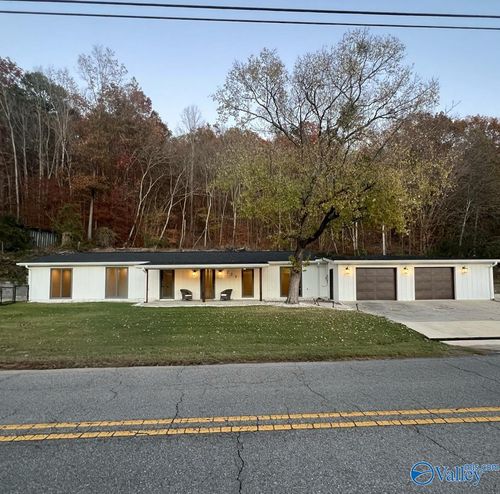 239 Riddles Bend Rd, Rainbow City, AL, 35906-7607 | Card Image