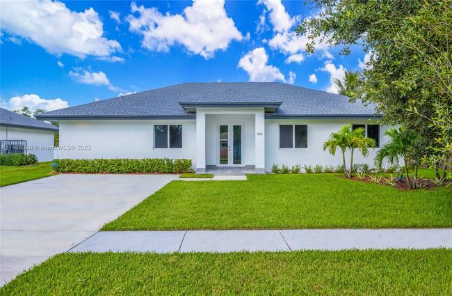15640 - 15640 Nw 39th Ct, House other with 6 bedrooms, 4 bathrooms and null parking in Miami Gardens FL | Image 2