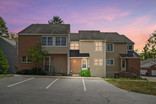 640 W Maple St, Granville, OH, 43023-1171 | Card Image