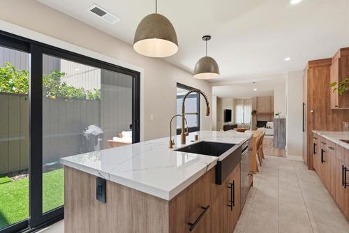 1013 Kingston Ln, Alameda, CA, 94502-7001 | Card Image