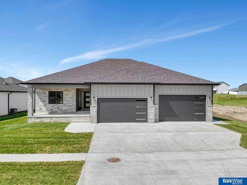 9425 Breashears St, Lincoln, NE, 68516 | Card Image