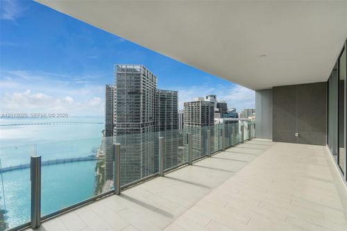 4202-300 Biscayne Boulevard Way, Miami, FL, 33131-3163 | Card Image