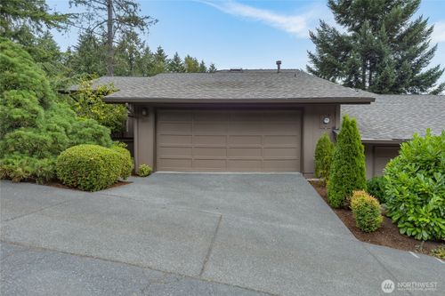 104 168th Ave Ne, Bellevue, WA, 98008-4537 | Card Image