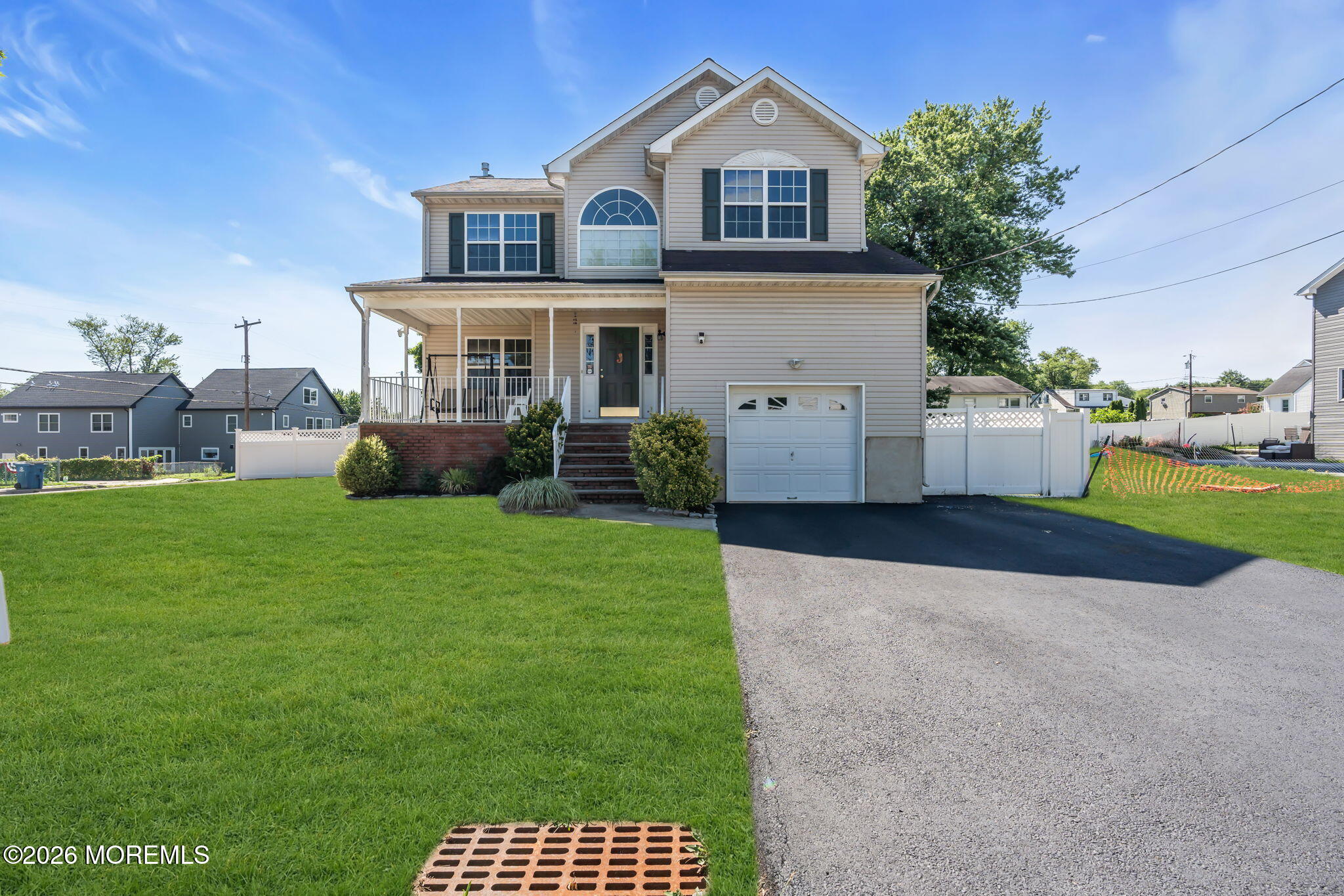Residential in Cliffwood 4