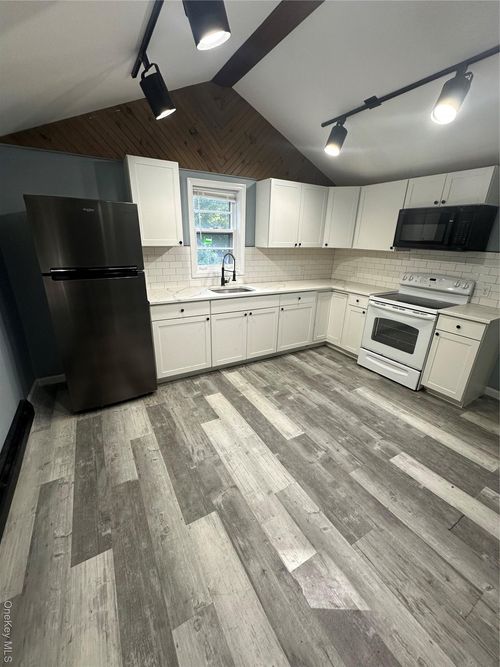 864 Route 22, Brewster, NY, 10509-1575 | Card Image