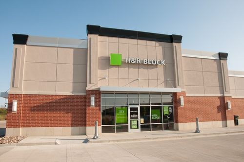 d-2300 Edgewood Road Road Sw, Cedar Rapids, IA, 52403 | Card Image