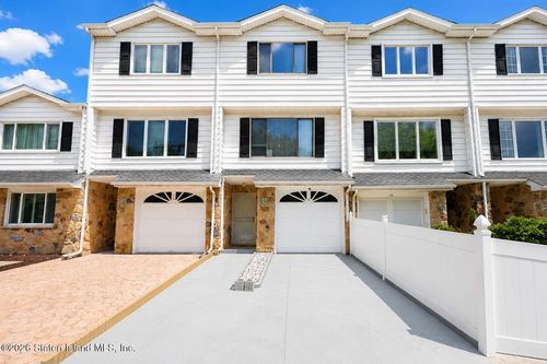 3 Carlyle Green, Staten Island, NY, 10312 | Card Image