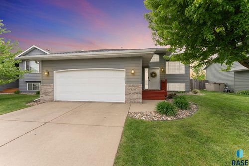 4305 S Wilson Ave Avenue, Sioux Falls, SD, 57106 | Card Image