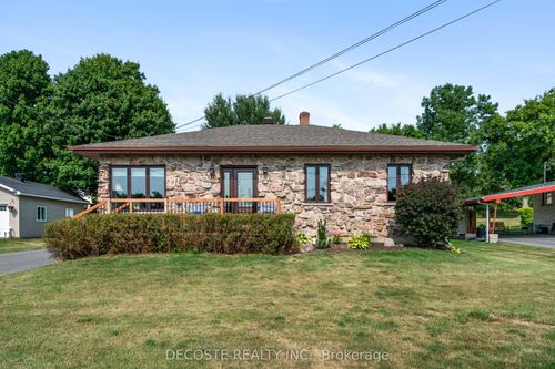 137 Park Ave, North Glengarry, ON, K0C1A0 | Card Image