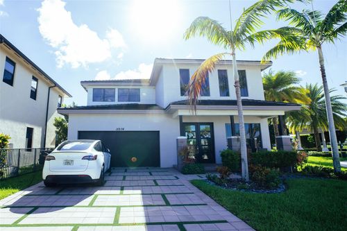 15934 Nw 87th Ct, Miami Lakes, FL, 33018-1330 | Card Image