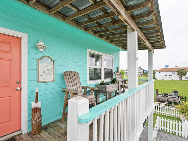 2080 Highway 87, House other with 0 bedrooms, 3 bathrooms and 2 parking in Crystal Beach TX | Image 6