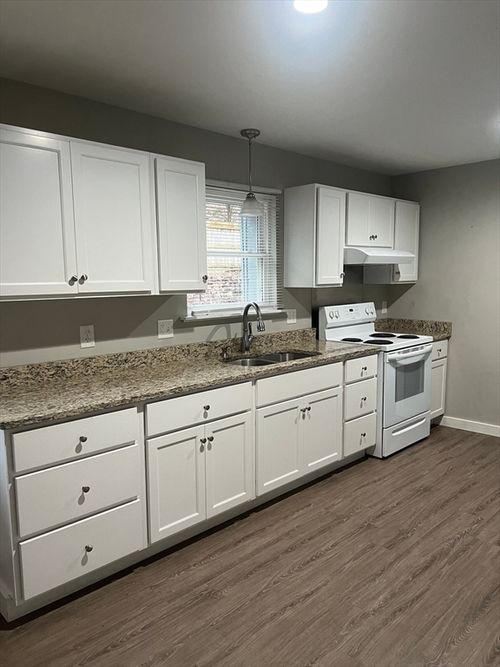 2-2 Chesterfield Rd, Williamsburg, MA, 01096-9422 | Card Image