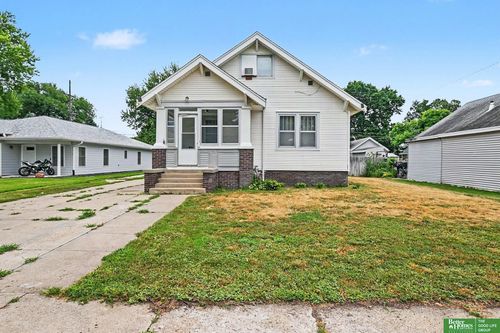 827 S 8th St, Norfolk, NE, 68701-5824 | Card Image