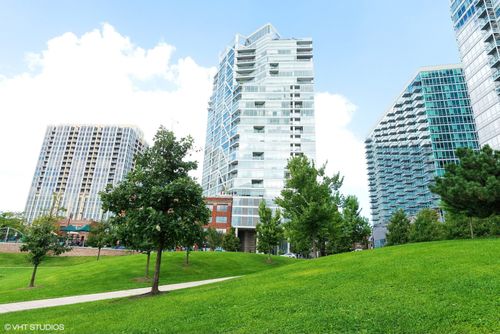 p202-510 W Erie St, Chicago, IL, 60654-6456 | Card Image