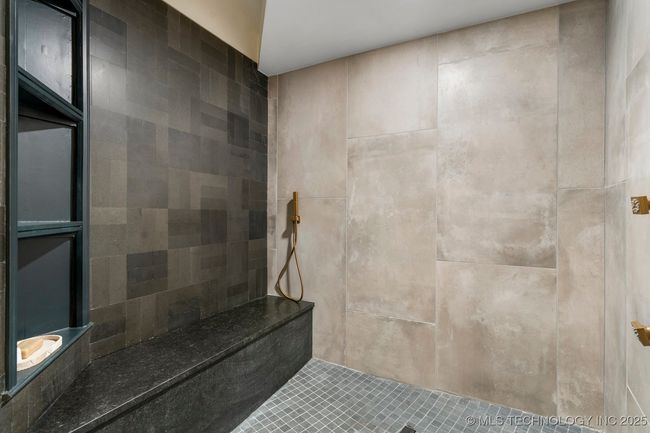 Luxury steam shower with heated floors | Image 50