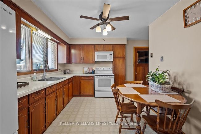 20 Park Lane, House other with 3 bedrooms, 2 bathrooms and 4 parking in Forest ON | Image 12