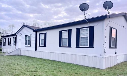 202 S 10th St, Christine, TX, 78012 | Card Image