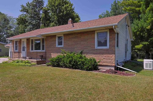 1944 W Midland Rd, Auburn, MI, 48611-9514 | Card Image