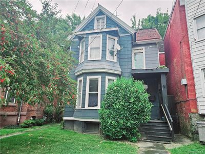 View of front facade featuring a front lawn | Image 3