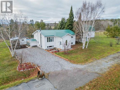 33 Dubeau St, Verner, ON, P0H2M0 | Card Image