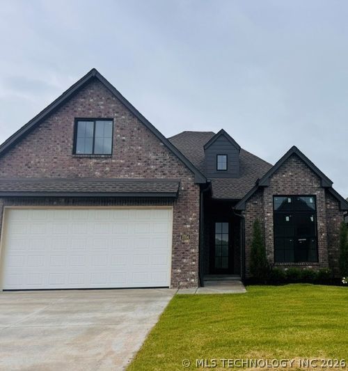 3704 W Laredo St, Broken Arrow, OK, 74012-8030 | Card Image