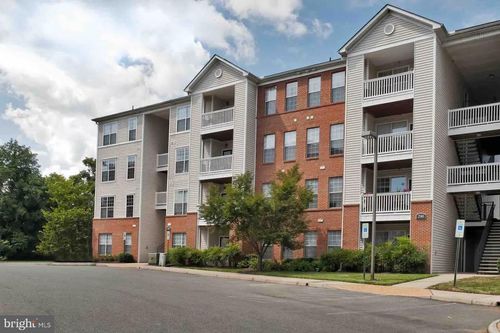 apt-1e-300 Riverbend Dr, CHARLOTTESVILLE, VA, 22911-8813 | Card Image